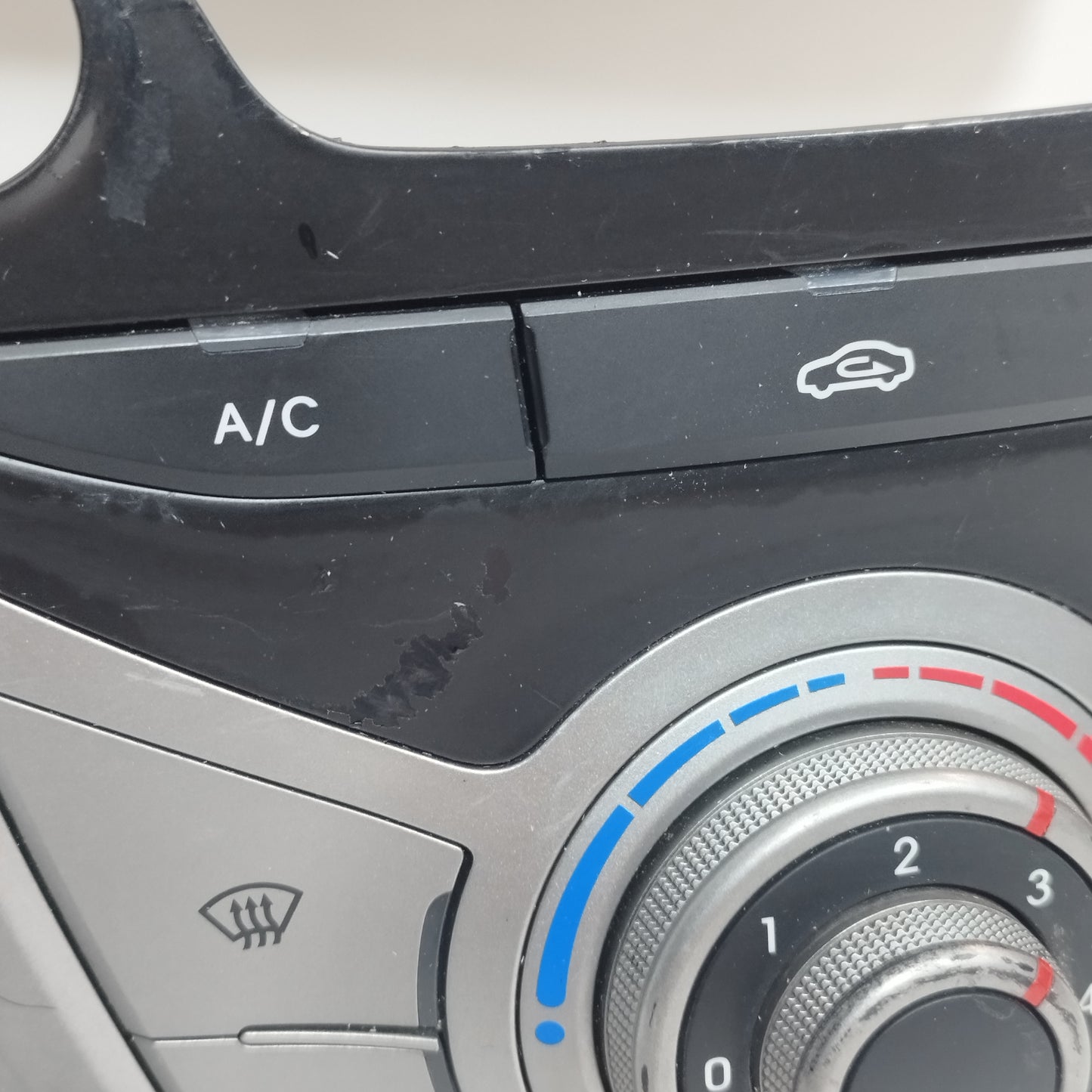 Consolle Centrale Hyundai Ix20 2012 Cod: 84740-1K610 ecoAC12038