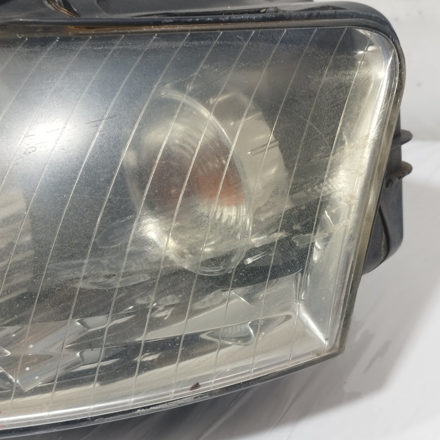 Fanale anteriore sx Audi A4 (B6) 2000-2004 cod: 8E0941003F ecoAC15282
