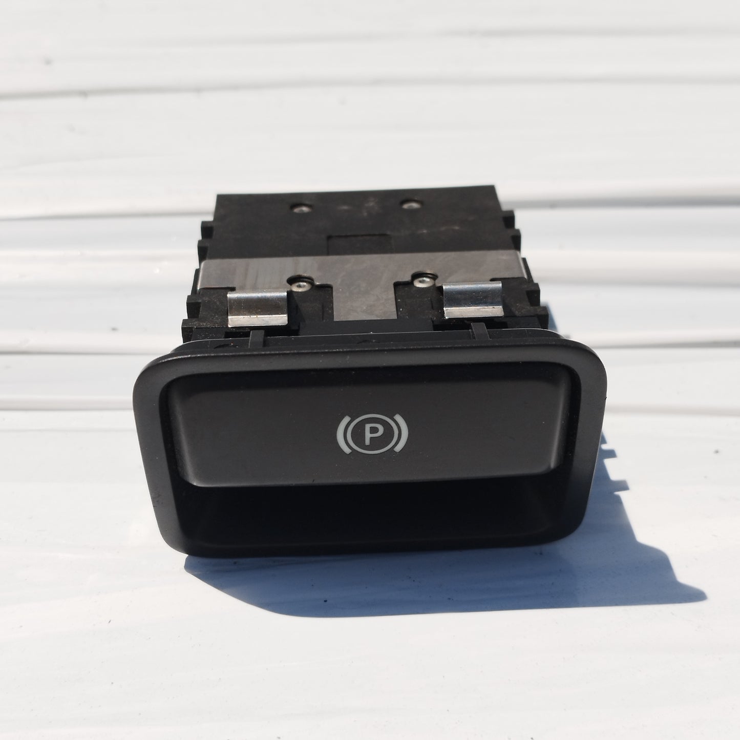 Pulsante Freno a mano / stazionamento Mercedes Classe A W176 2012-2018 cod: A2469050451 ecoAC15800