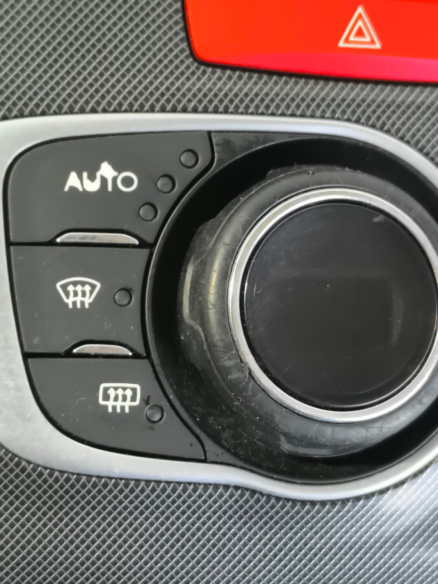 Pulsantiera centrale comandi clima e autoradio digitale Citroën C4 (B7) anno 2010-2018 cod. 9666027477 ecoAG8507