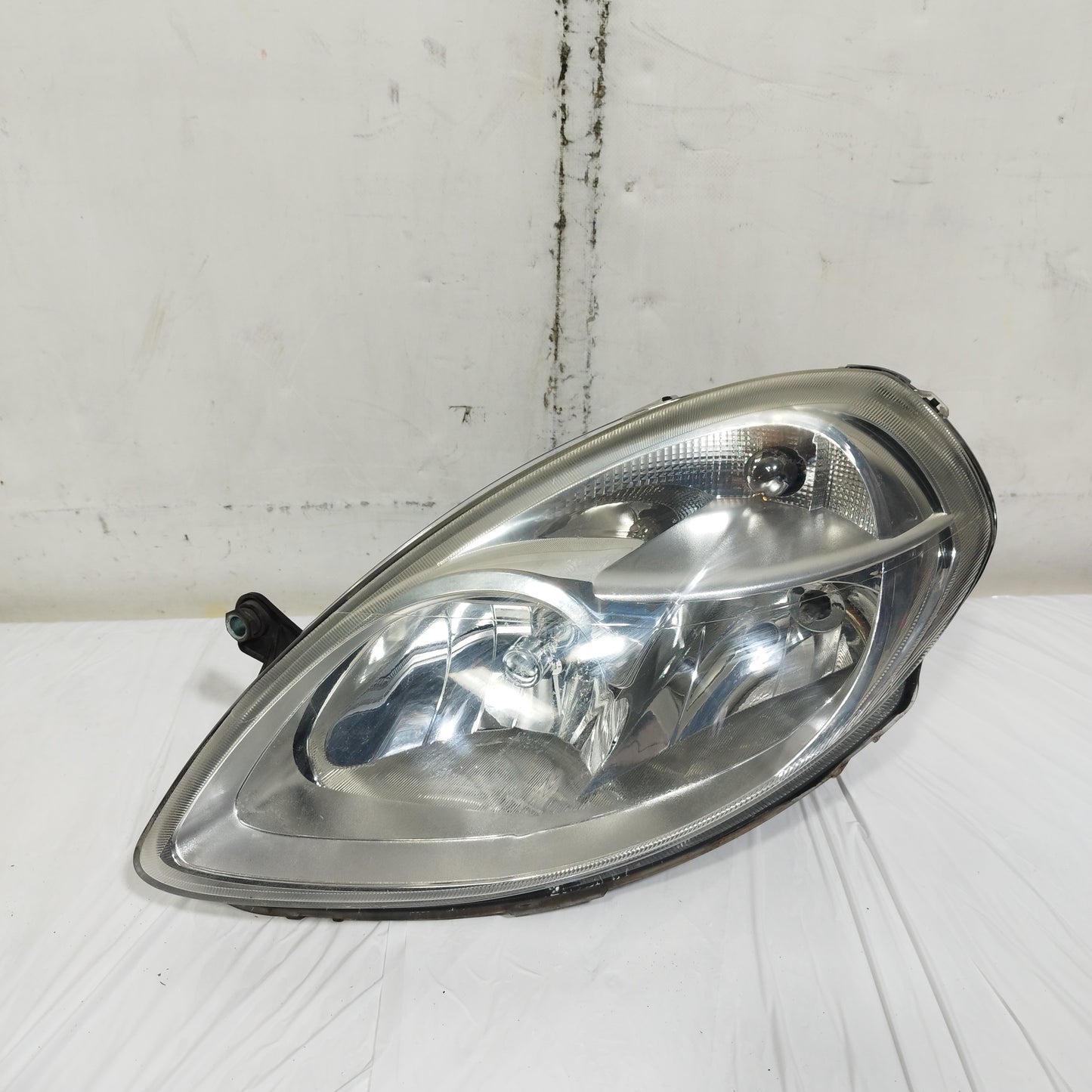 Fanale anteriore sx Lancia Ypsilon (843) 2007-2011 Restyling DEPO cod: 08-666-1114L ecoAC16143