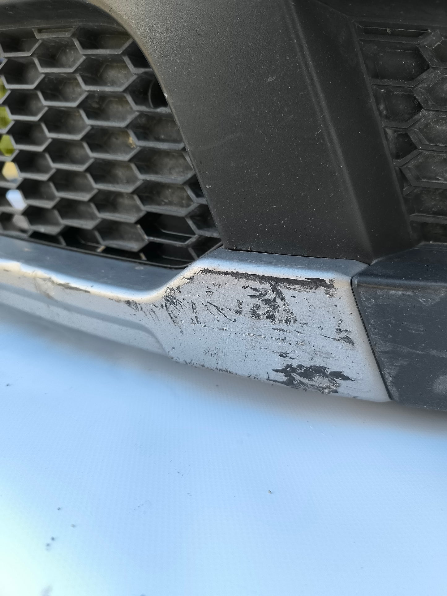 Weiße Frontpartie Chevrolet Orlando Baujahr 2015 ecoAG6473