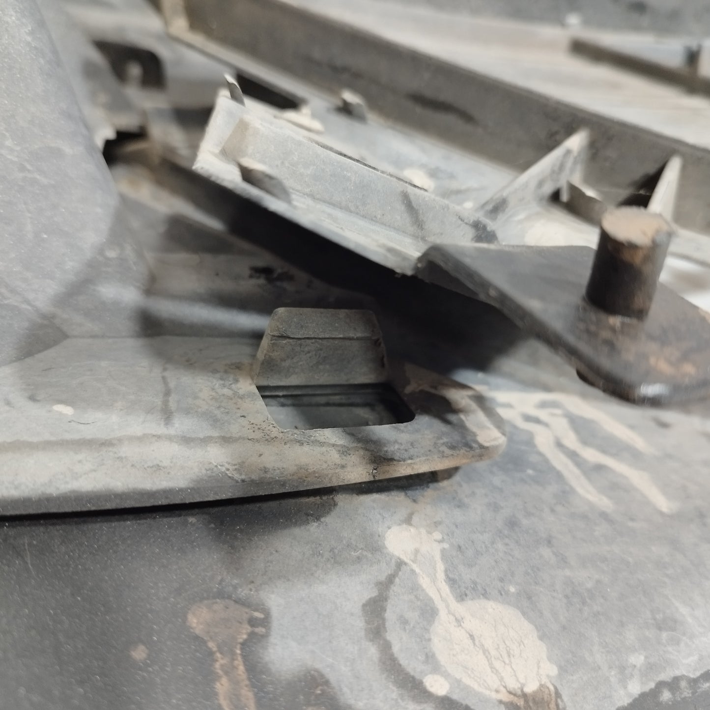 Paraurti anteriore grigio Renault Megane III 2008-2012ecoAC15193