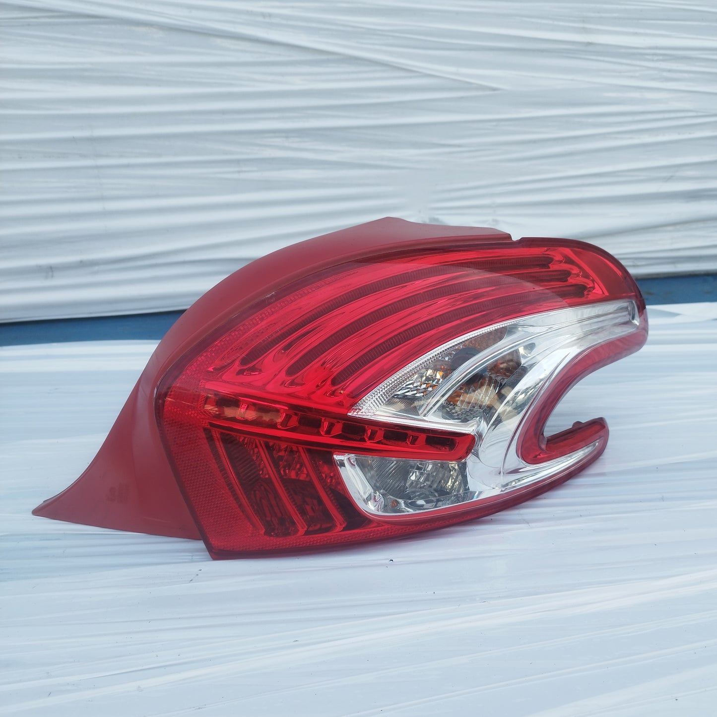 Fanale posteriore dx Peugeot 208 2014 cod: 9672628380-02 ecoDM200