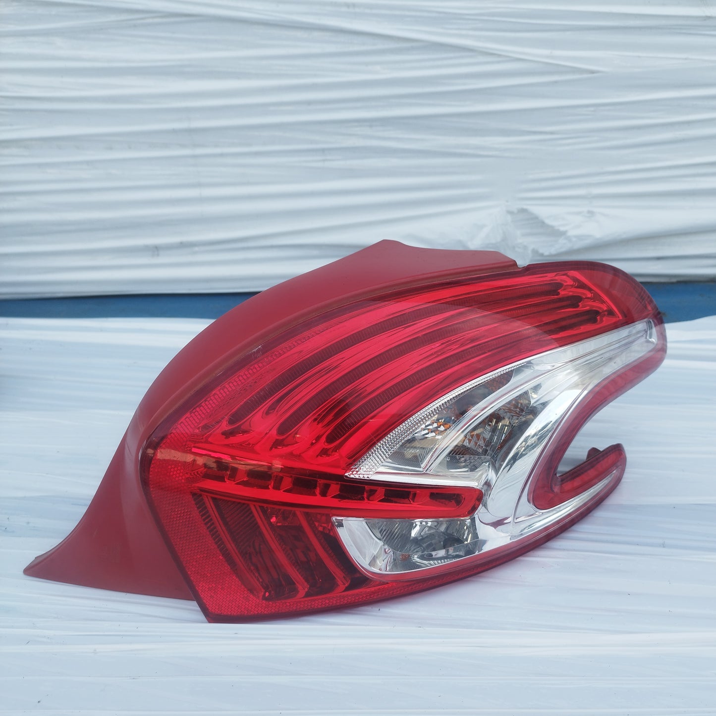 Fanale posteriore dx Peugeot 208 2014 cod: 9672628380-02 ecoDM200
