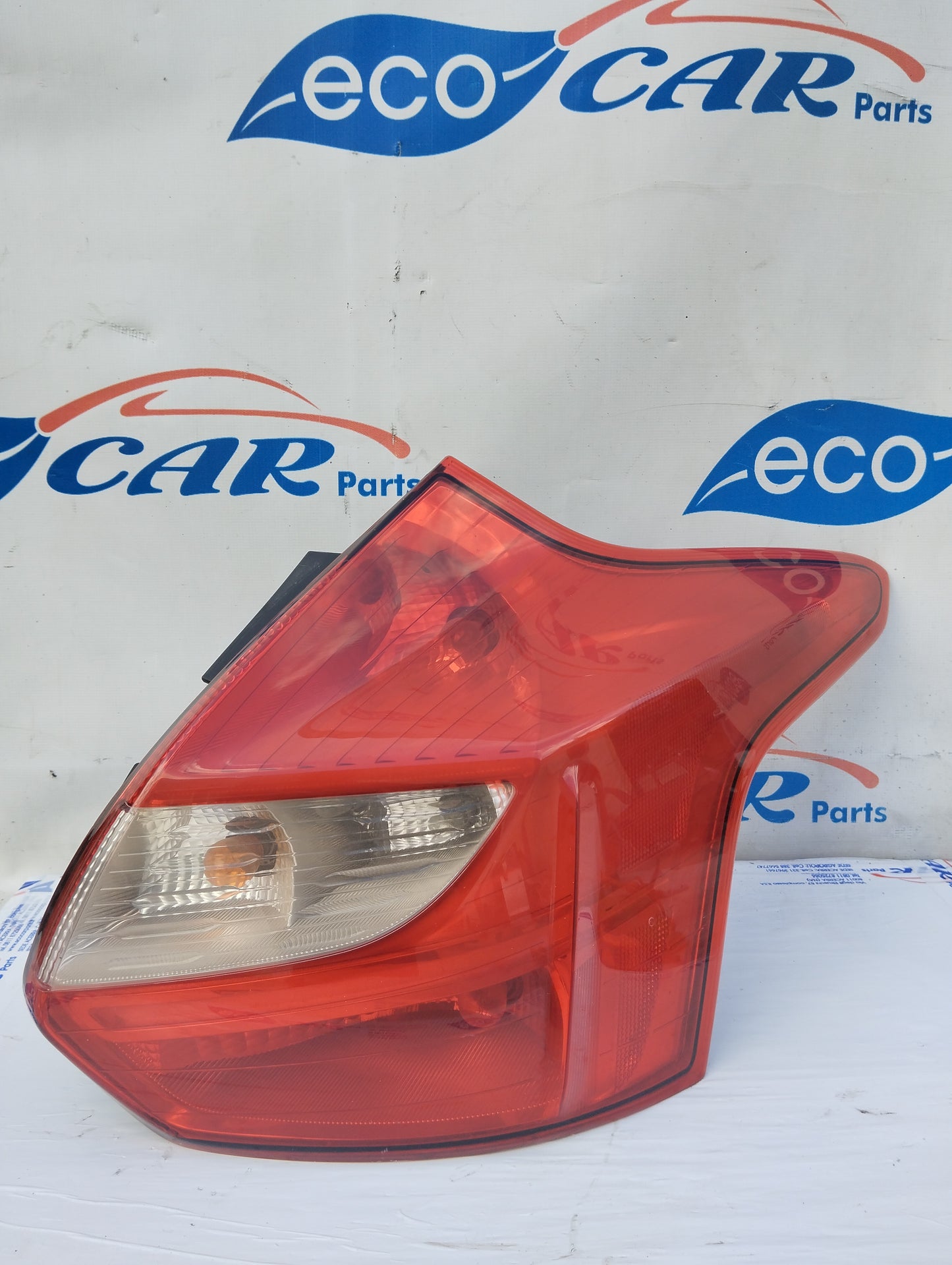Ford Focus 2011 ecoAG5671 right rear light