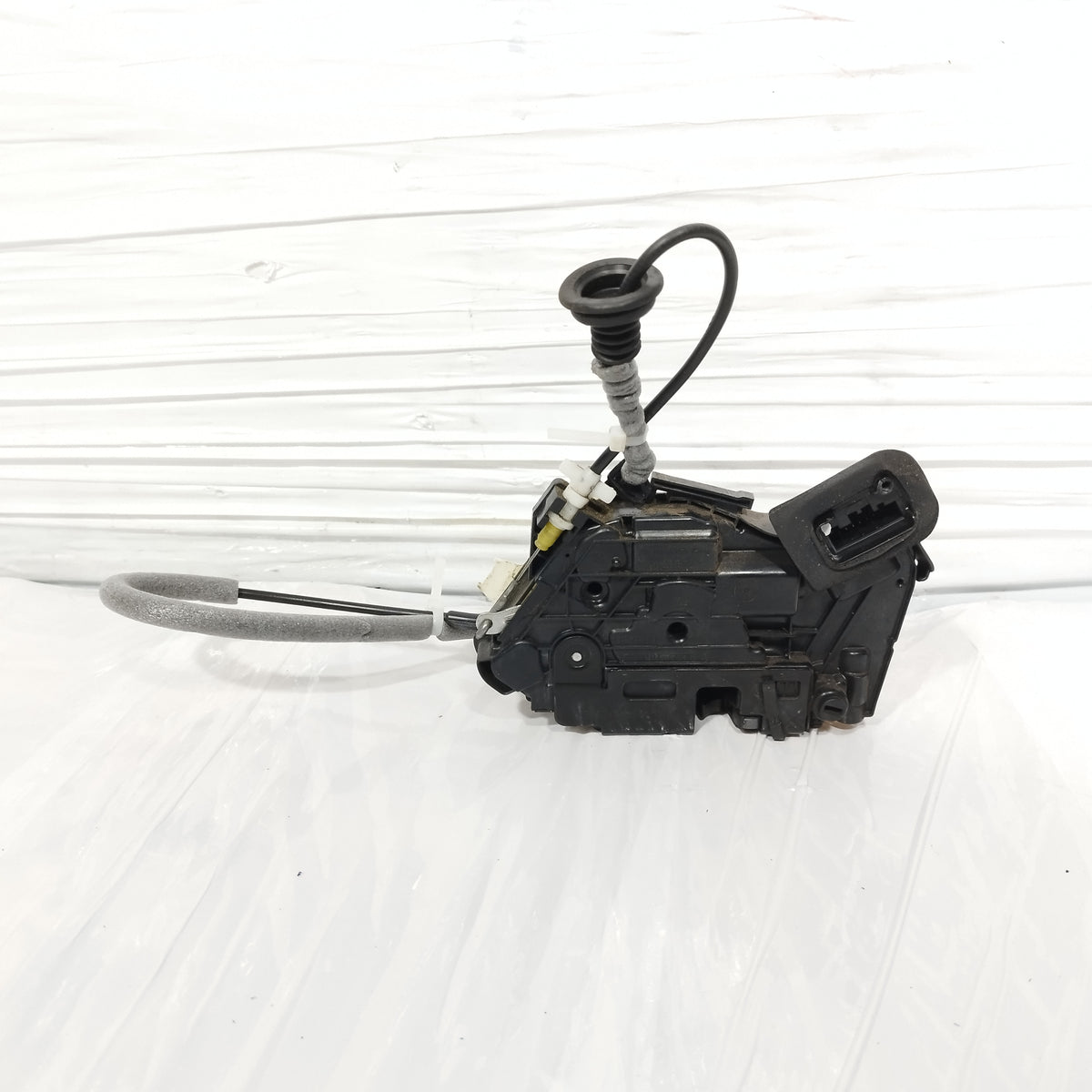 Serratura posteriore dx Volkswagen Polo V (6R / 6C) 2009-2017 cod: 46F-5K4839016f ecoAC17415