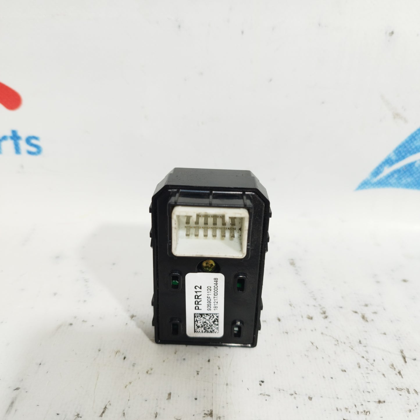 Pulsante posteriore dx Kia Sportage 2018 Cod: 93590f1120 ecoAC8687