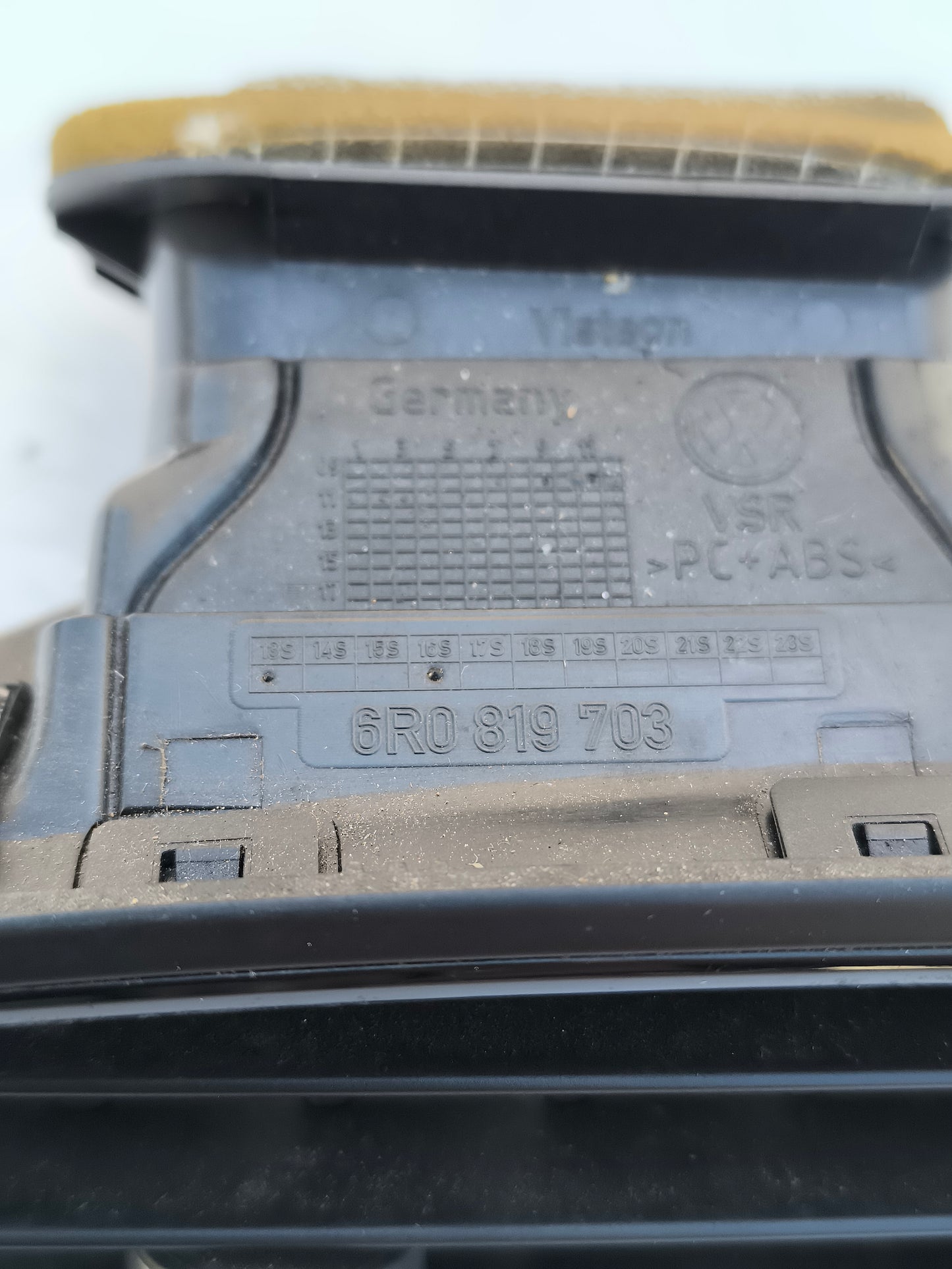 Bocchetta aria sinistra lato guida Volkswagen Polo anno 2013 Cod. 6R0819703 ecoAG6841