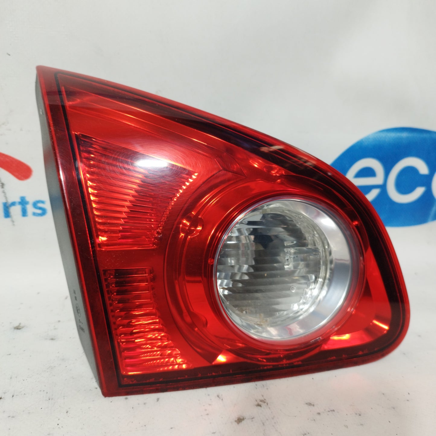 Nissan Qashqai 2009 ecoAC10429 rear left interior light