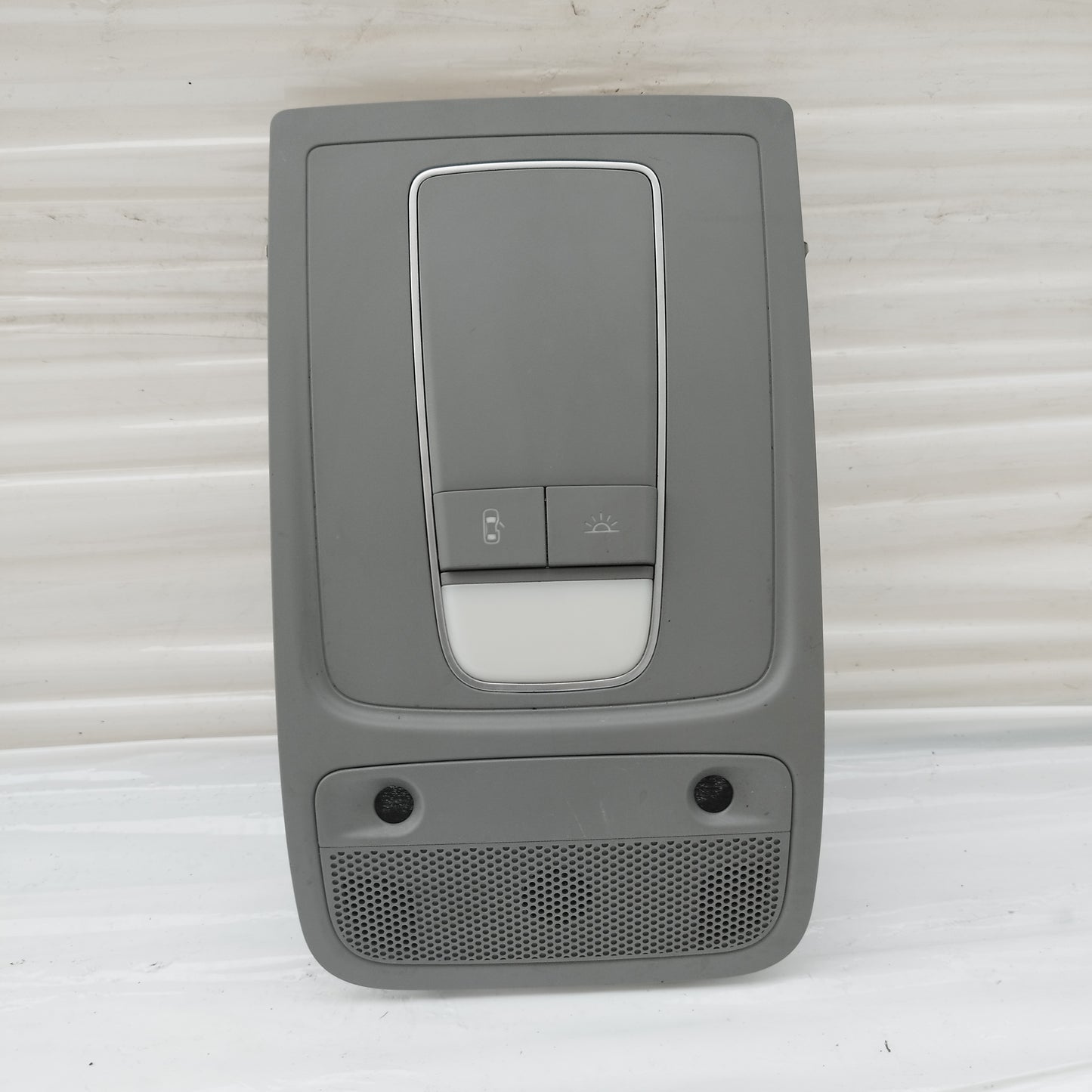 Luce di cortesia Audi A3 2015 cod: 8V0947135E ecoAC15961
