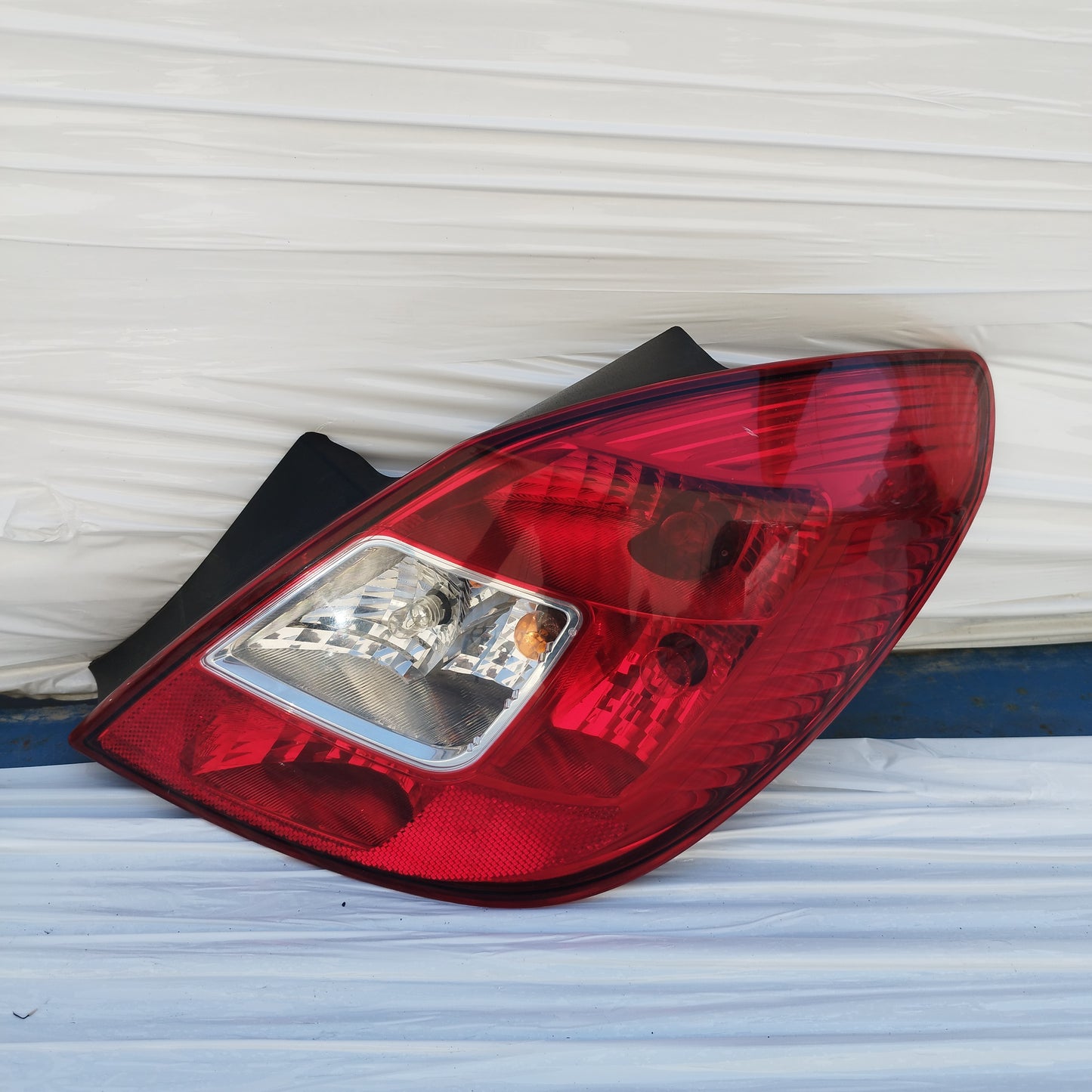 Fanale posteriore dx Opel Corsa D 5 porte 2006-2014 cod: 13188046 ecoDM449