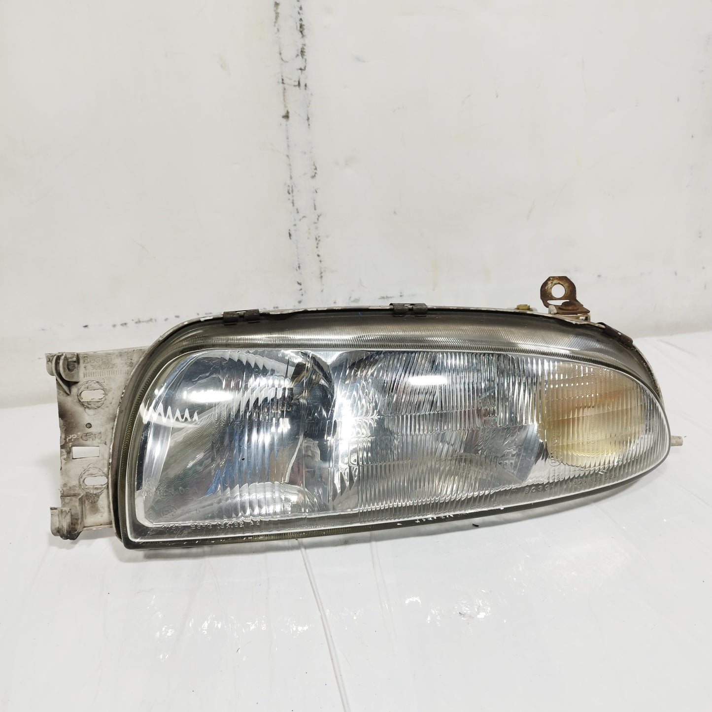Fanale anteriore sx Ford Fiesta 1996 Cod: 0301049201 ecoAC14938
