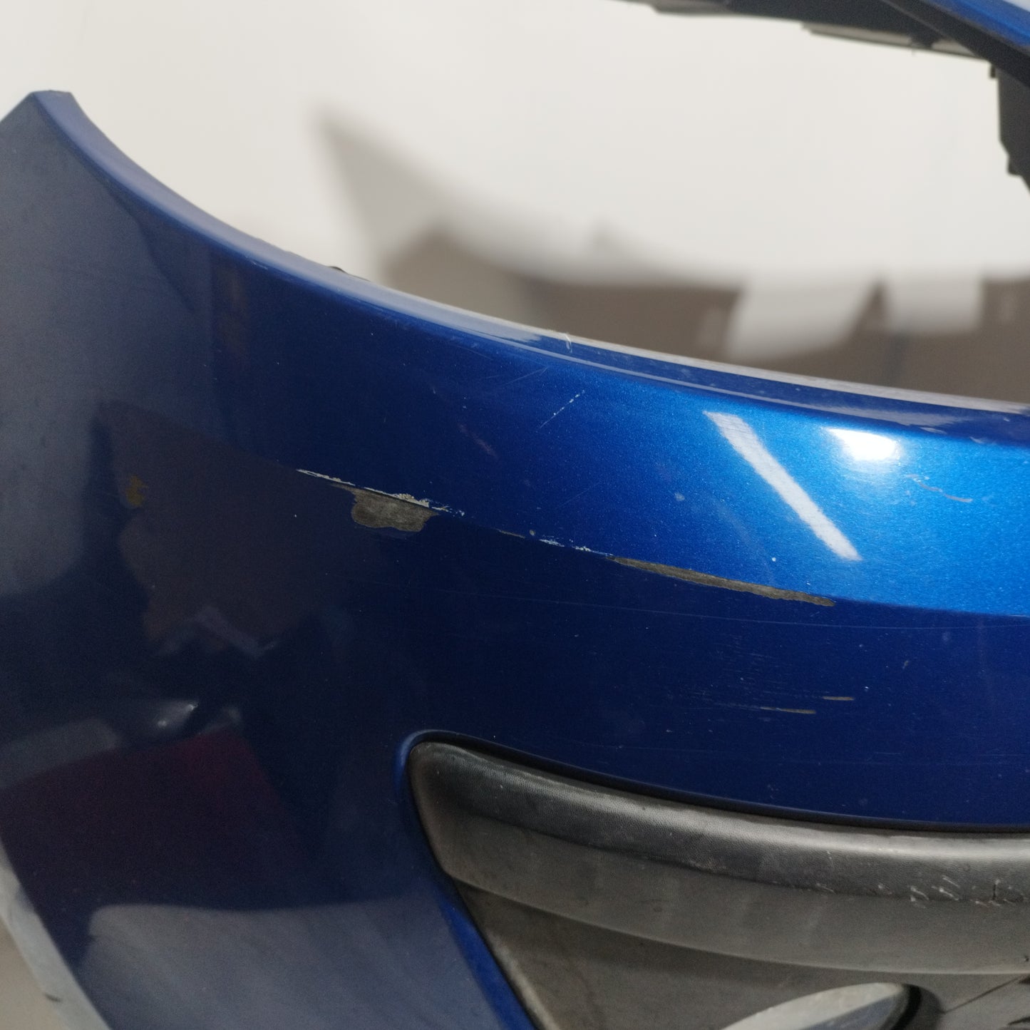 Electric Blue Front Bumper Renault Clio 2007 ecoAC11692