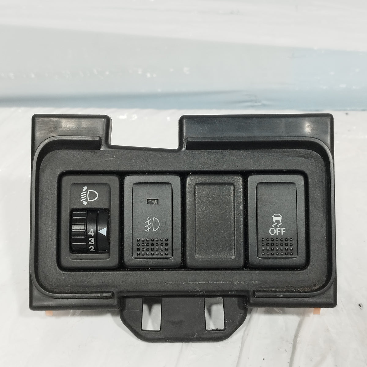 Pulsantiera regolazione luci Suzuki Swift IV (FZ/NZ) 2010-2017 cod: 73835-68l0 ecoAC16872