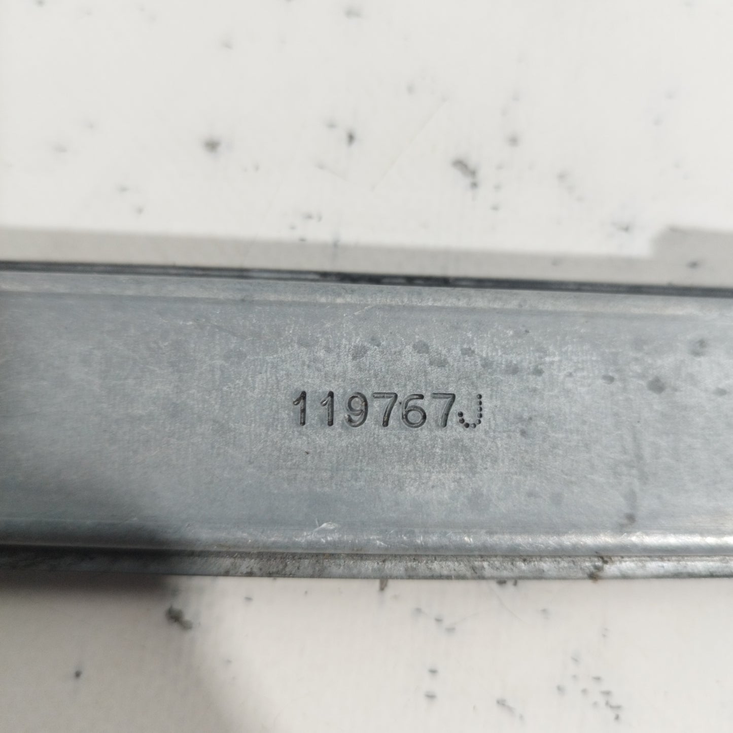Rear rack right Nissan Qashqai 2010 code: 119767J ecoAC8733