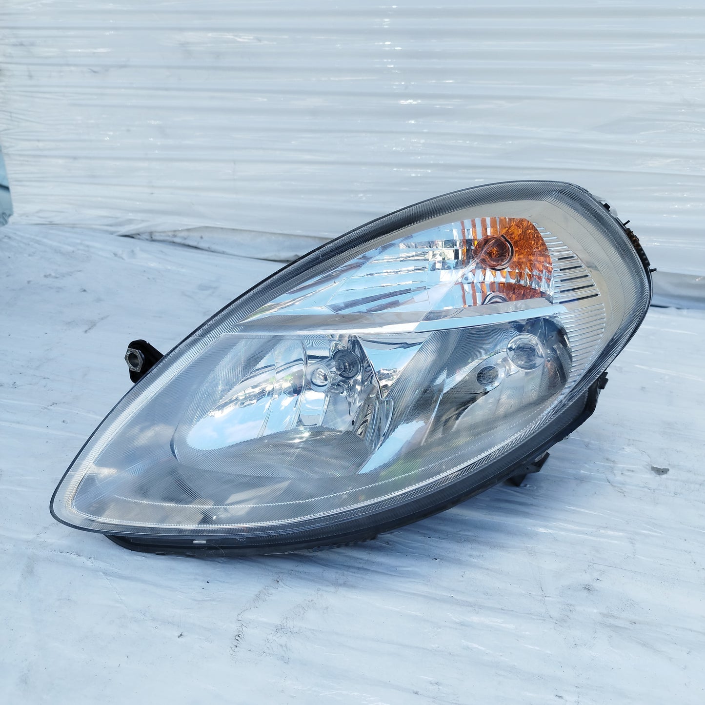 Fanale anteriore sx Lancia Ypsilon (843) 2003-2006 cod: 270533-00L ecoDM337
