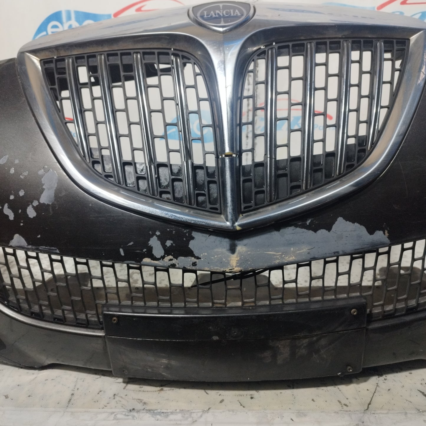 Paraurti anteriore grigio scuro Lancia Delta 2009 ecoAC10222