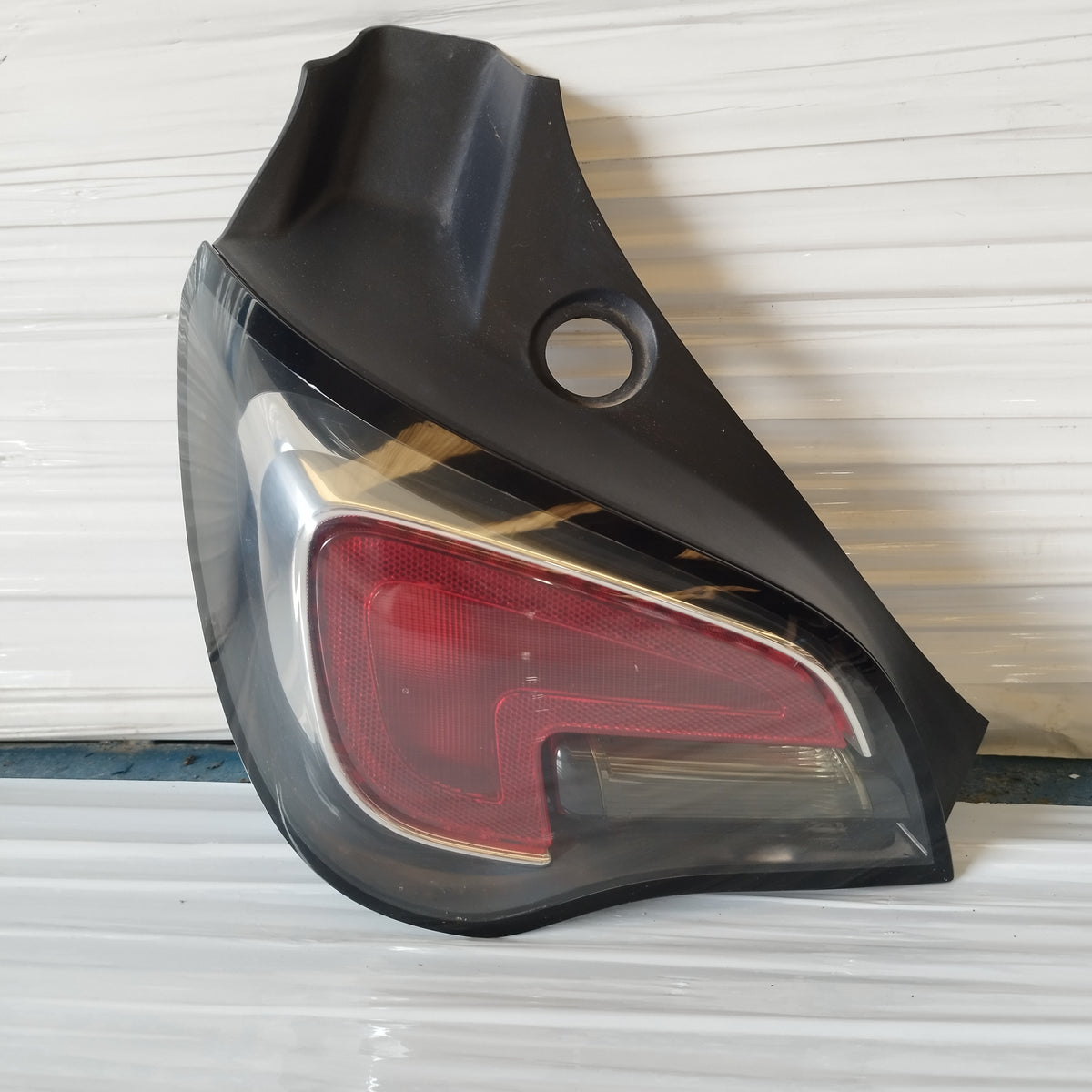 Fanale posteriore sx a LED Opel Adam (M13) 2013-2019 cod: 13354582 ecoAC17600