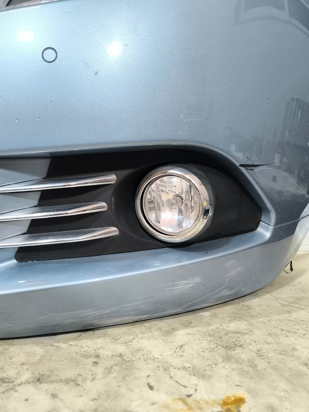 Paraurti anteriore celeste scuro Peugeot 5008 I anno 2009-2013 ecoAG9697