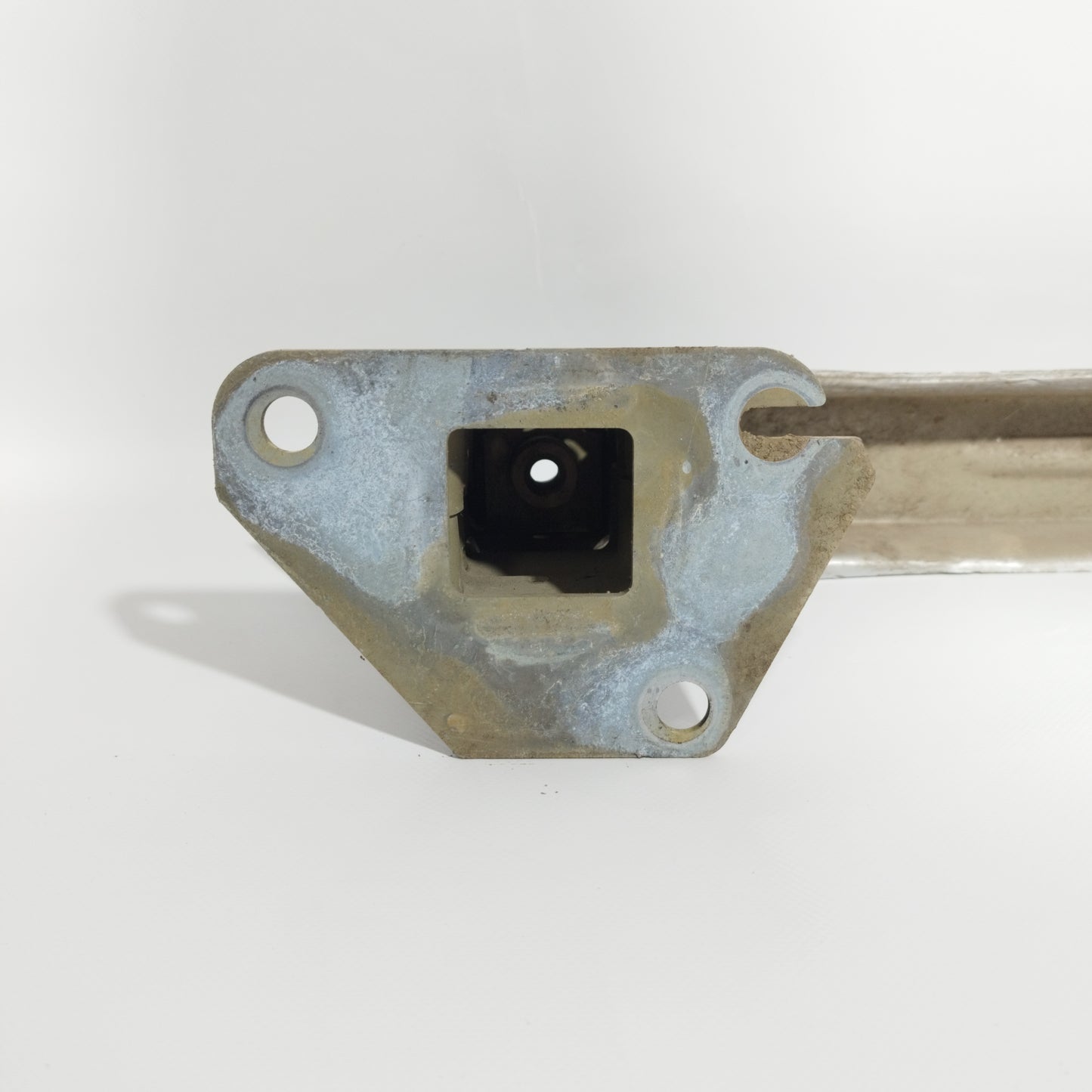 Rear bumper reinforcement Peugeot 208 2015 ecoAC11274