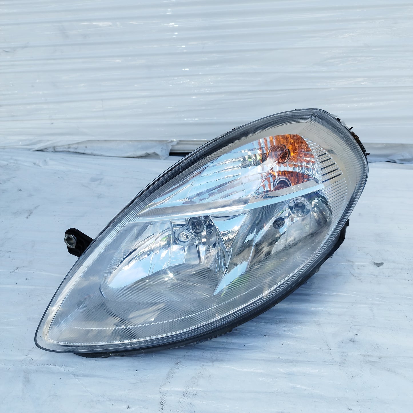 Fanale anteriore sx Lancia Ypsilon (843) 2003-2006 cod: 270533-00L ecoDM337