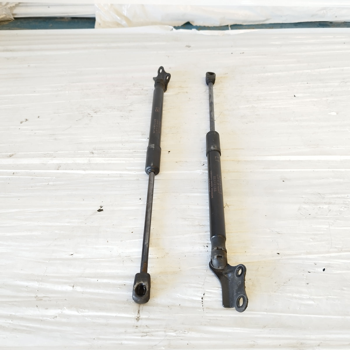 Ammortizzatori portellone Toyota Aygo X (AB70) 2022-2026 cod: 508157 ecoAC17502