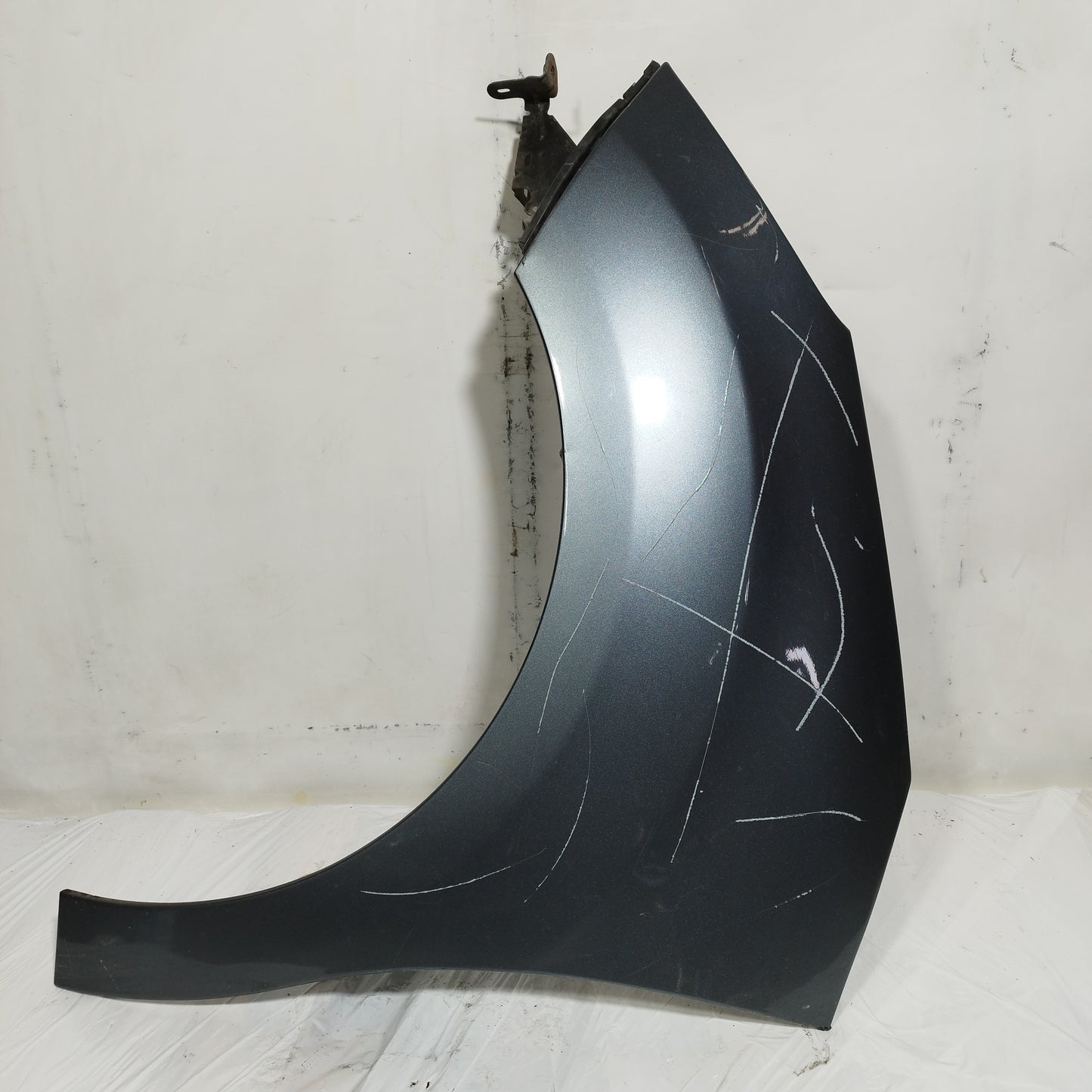 Parafango anteriore sx grigio scuro Citroen C3 2010 ecoAC14929