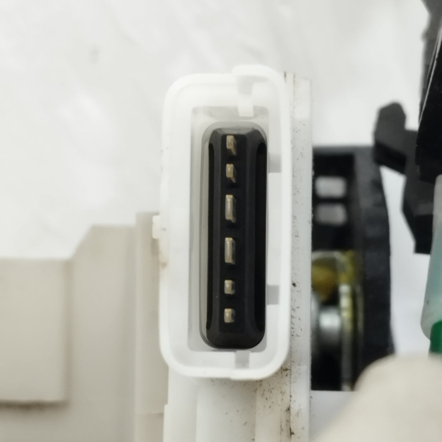 Türschloss vorne links Kia Rio 2015 6-polig Code: 82610-1W010 ecoAC13523