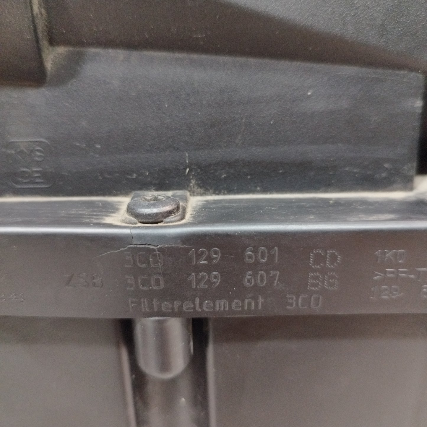 Scatola filtro Volkswagen Golf 6 2.0TDI 2011 Cod: 3C0129601 ecoAC9541