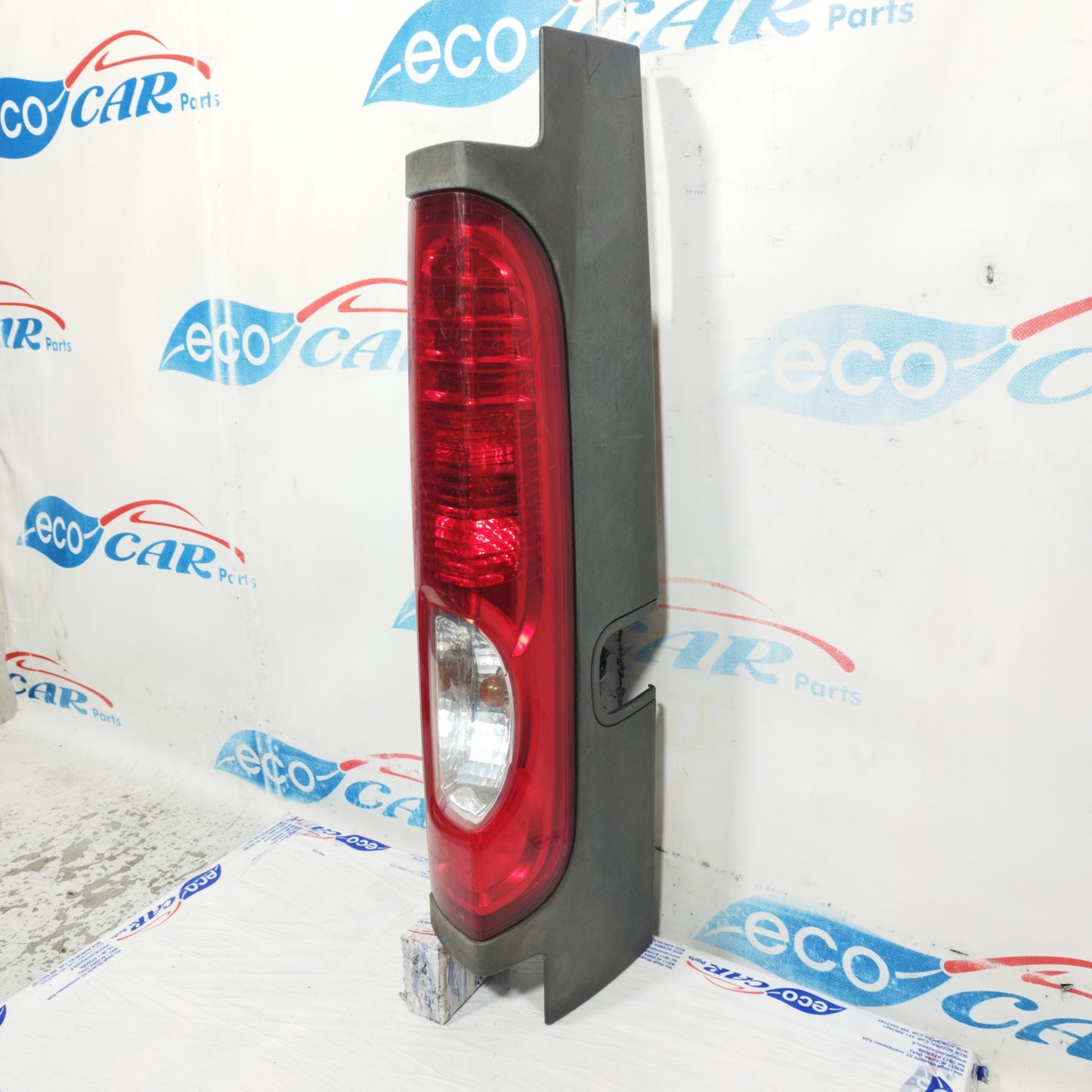 Renault Trafic 2014 ecoAC11048 right rear light