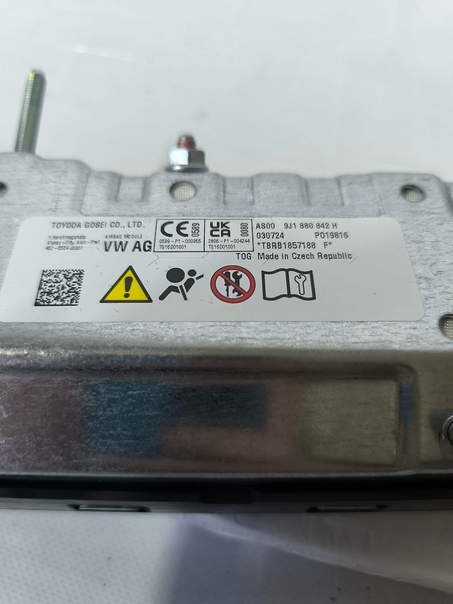 Lower knee airbag right Porsche Taycan year 2024 Code: 9J1880842H ecoAG6706