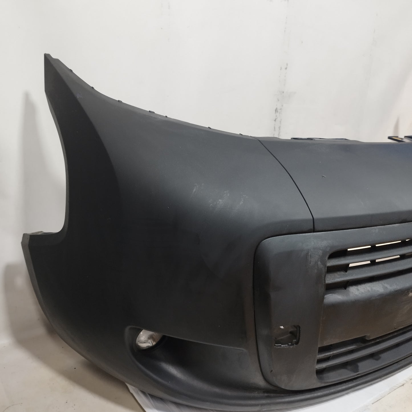 Paraurti anteriore nero plastica Fiat Fiorino III (225)  2008-2014 cod: 1308786070 ecoAC16294