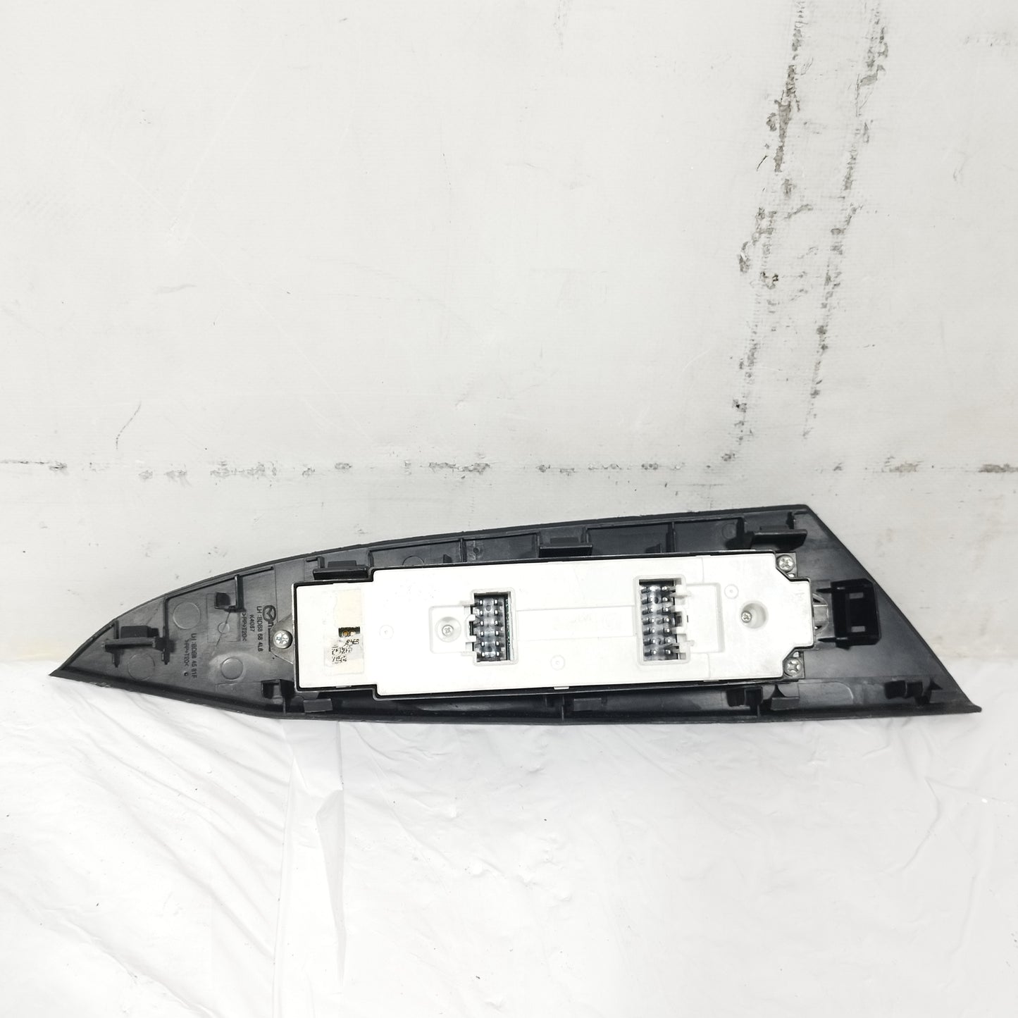 Pulsantiera alzacristalli anteriore sx Mazda 3 II serie 2009-2013 cod: BDB8684L6 ecoAC16213
