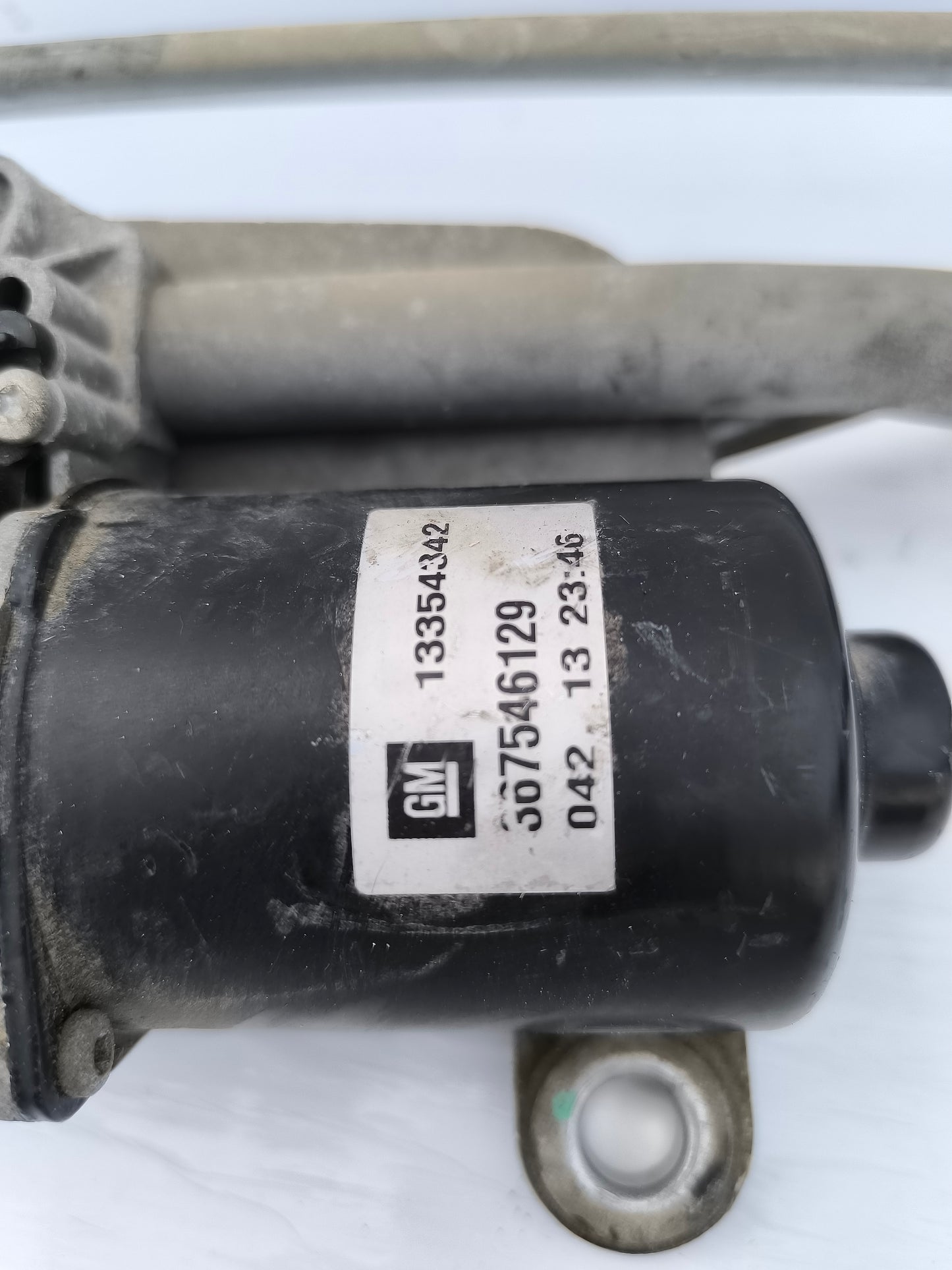 Scheibenwischermotor vorne Opel Adam Baujahr 2014 Code 13354342 ecoAG6857