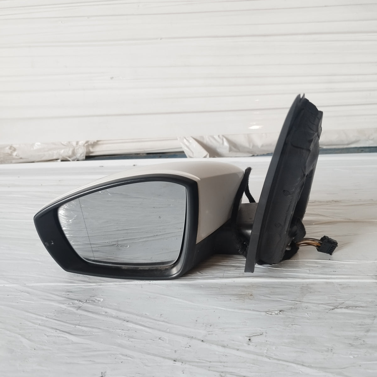 Specchietto elettrico anteriore sx bianco Volkswagen Polo (6R / 6C) 2009-2017 6 fili ecoAC17575