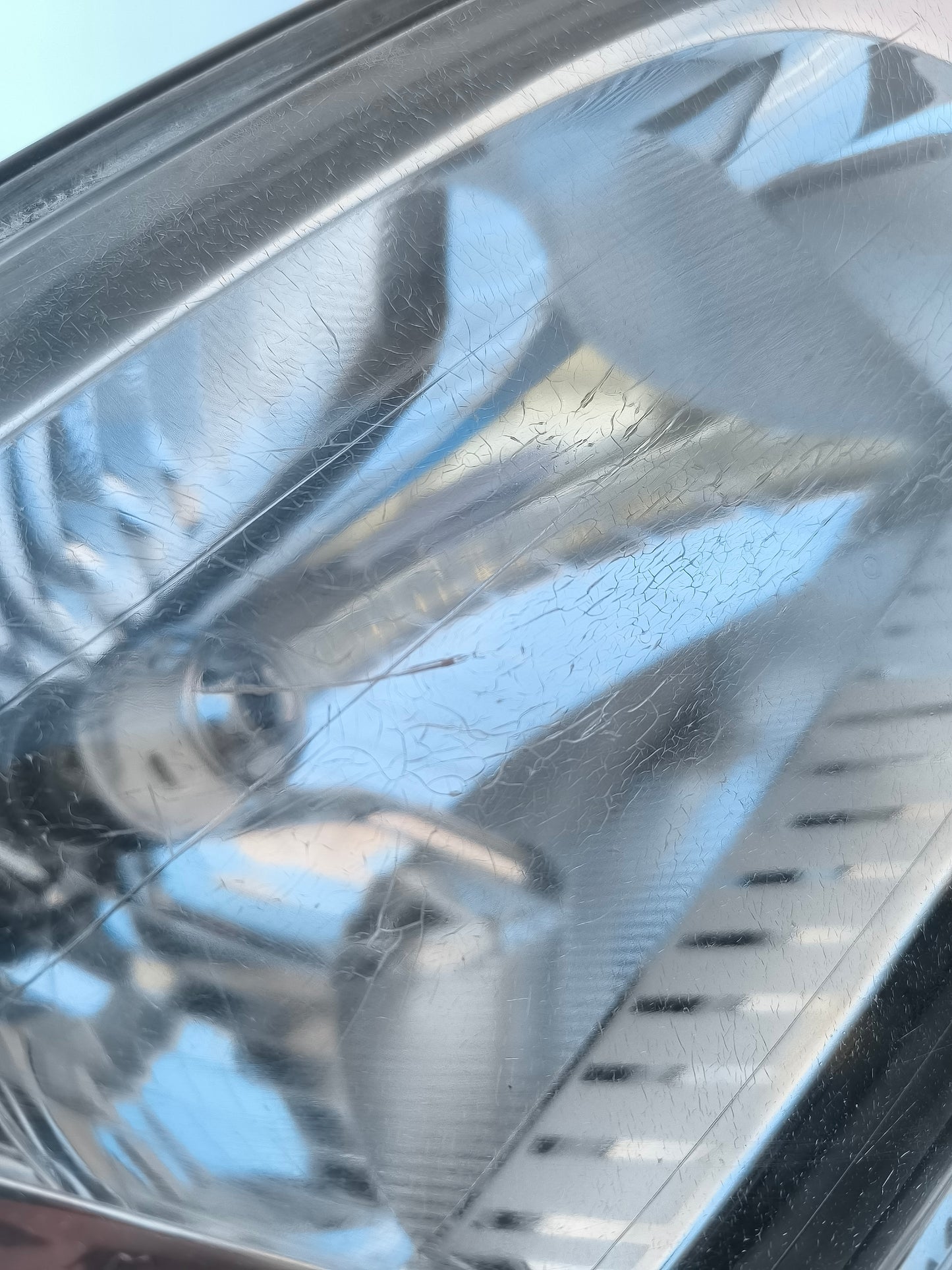 Weiße Frontpartie Chevrolet Orlando Baujahr 2015 ecoAG6473