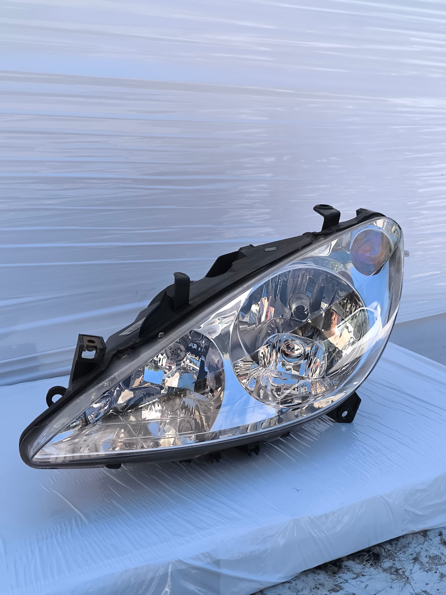 Fanale anteriore sx Peugeot 307 anno 2001-2005 ecoAG8410