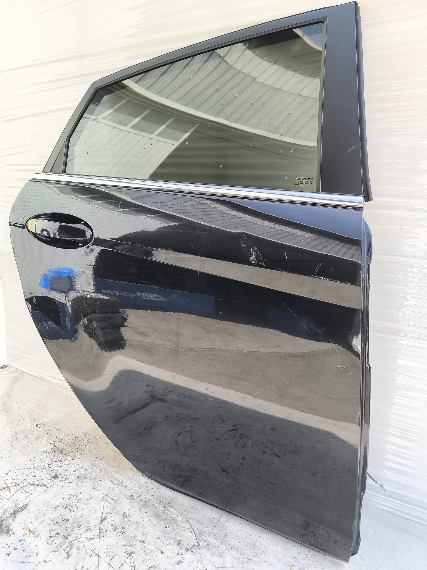 Sportello posteriore dx Ford Fiesta anno 2010 nero ecoAG8148