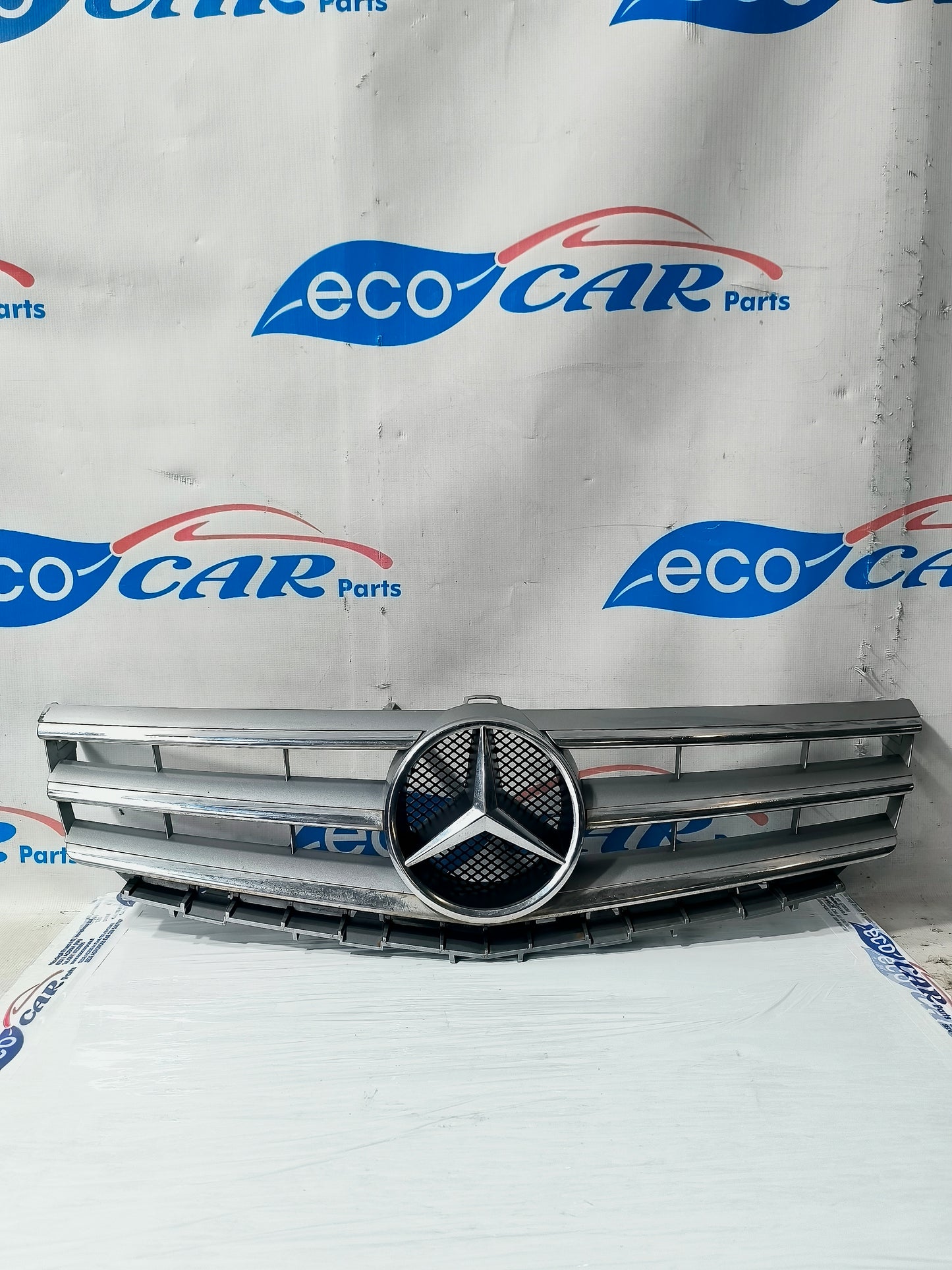 Mercedes A-Class w169 silver grey front grille Cod. A1698881360 ecoAG6209 slightly scratched and chrome plating with signs of wear