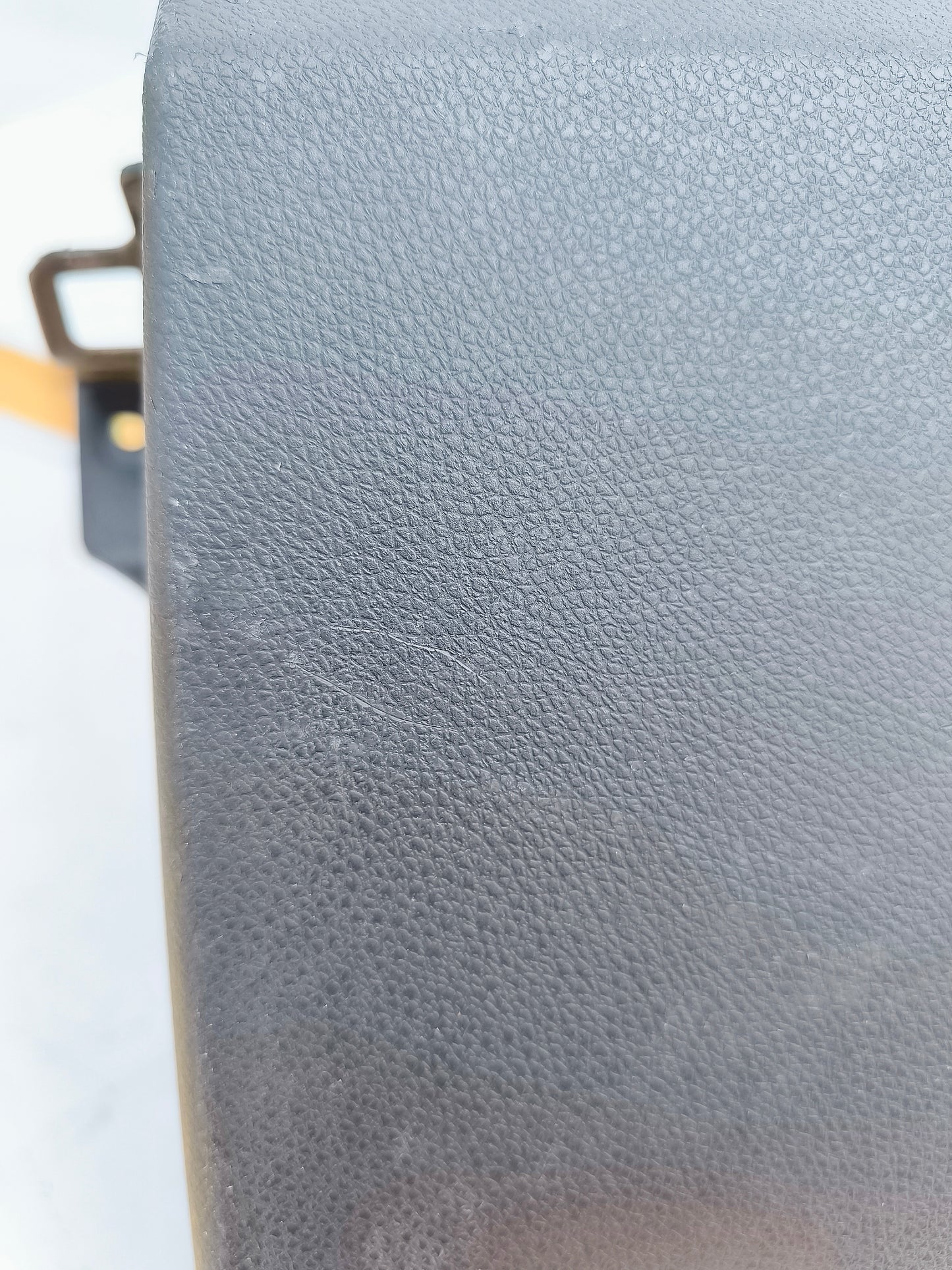 Mercedes AW-Class 176 glove box has scratches and a damaged latch ecoAG7151