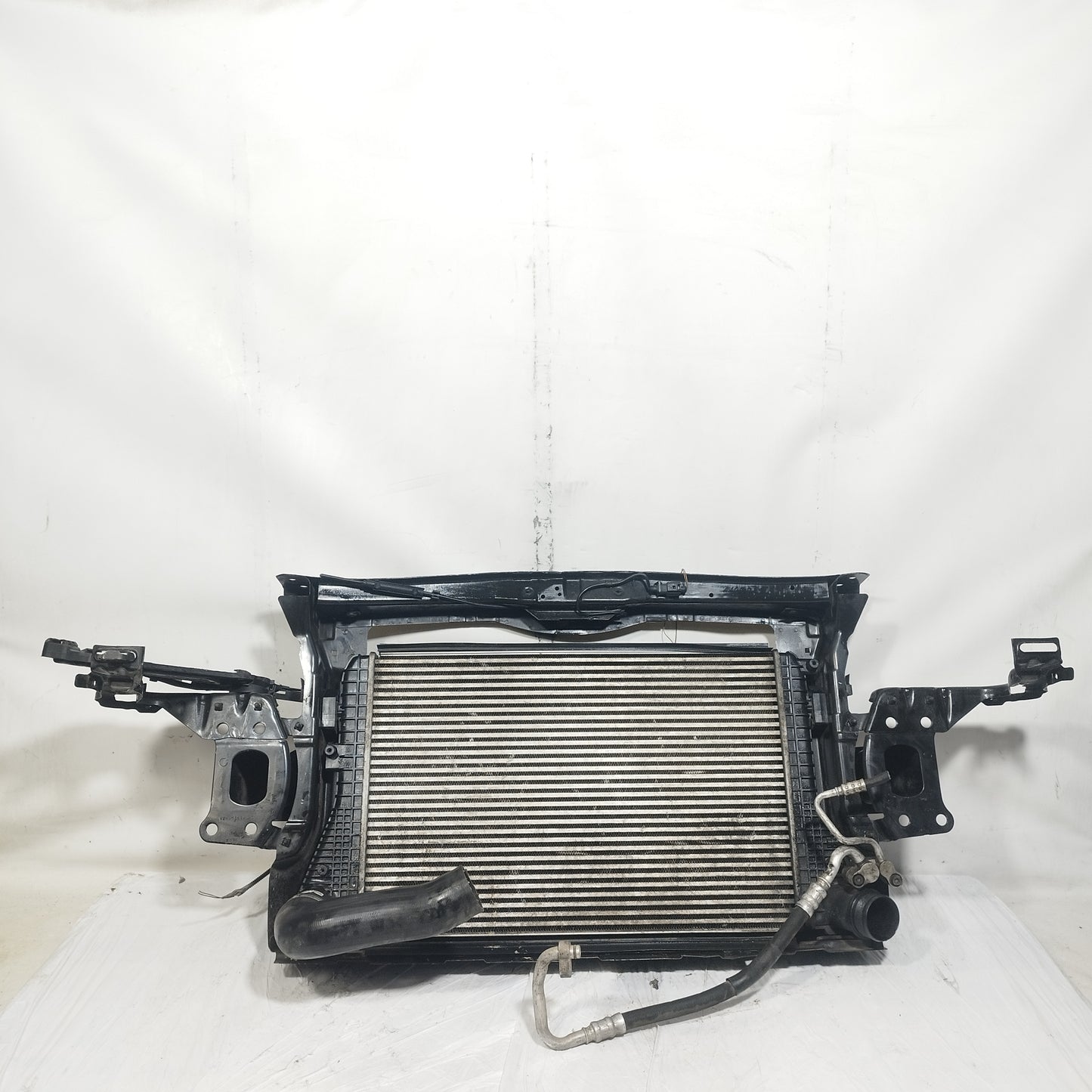 Kompletter Vorderrahmen mit Kühler, Ladeluftkühler und Klimaanlage für Skoda Octavia 2008 1.6 TDI ecoAC094