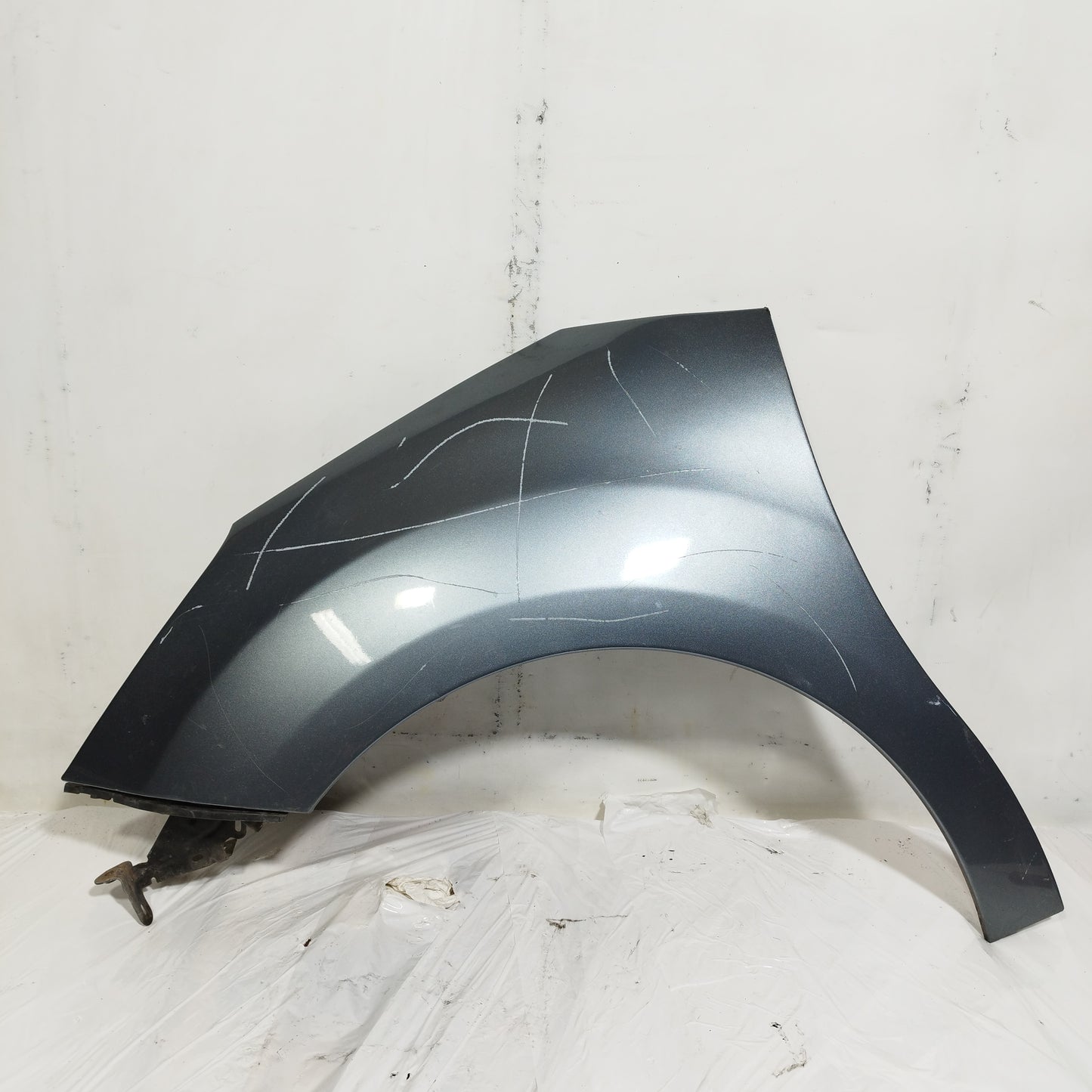 Parafango anteriore sx grigio scuro Citroen C3 2010 ecoAC14929
