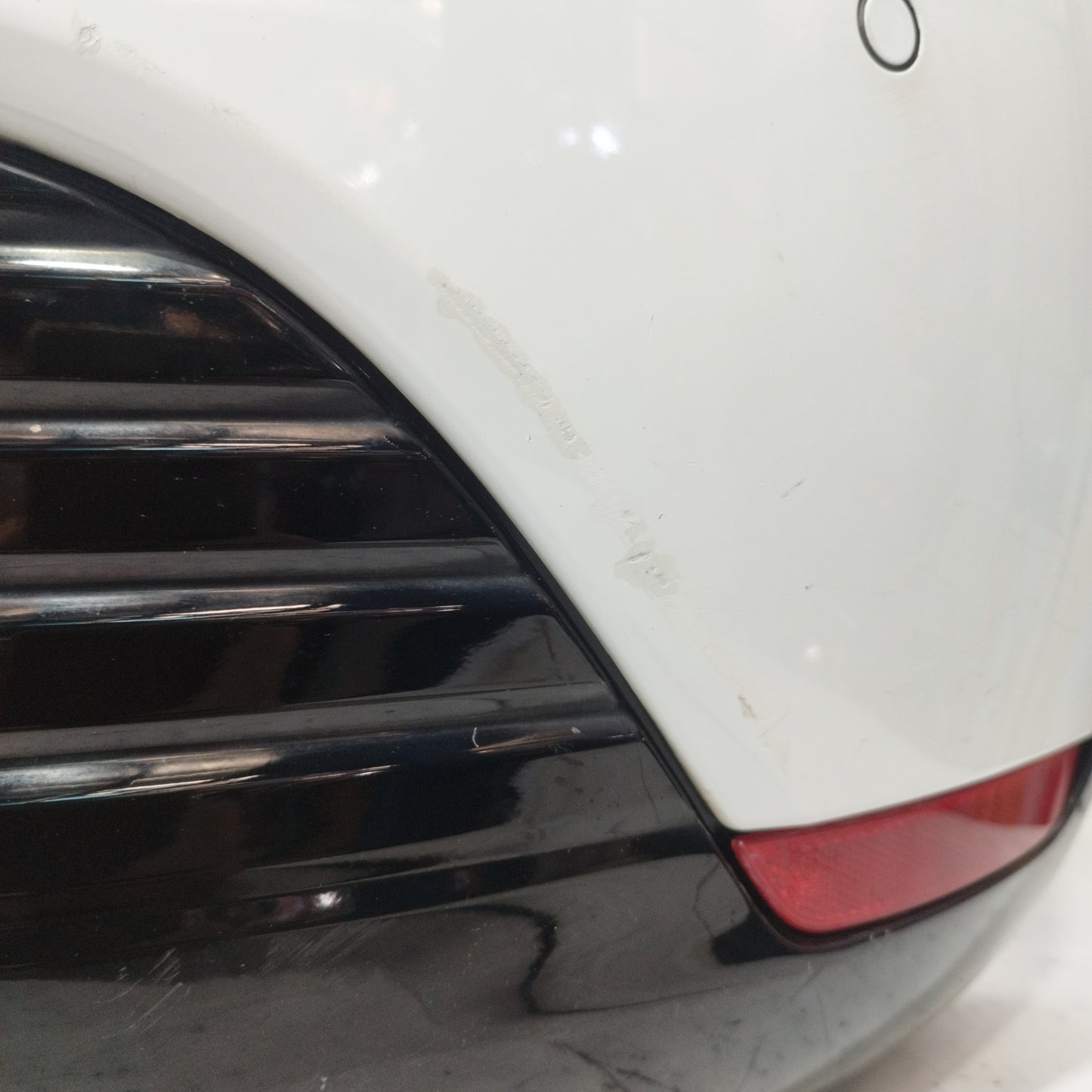 Paraurti posteriore bianco Renault Clio 2017 ecoAC10077