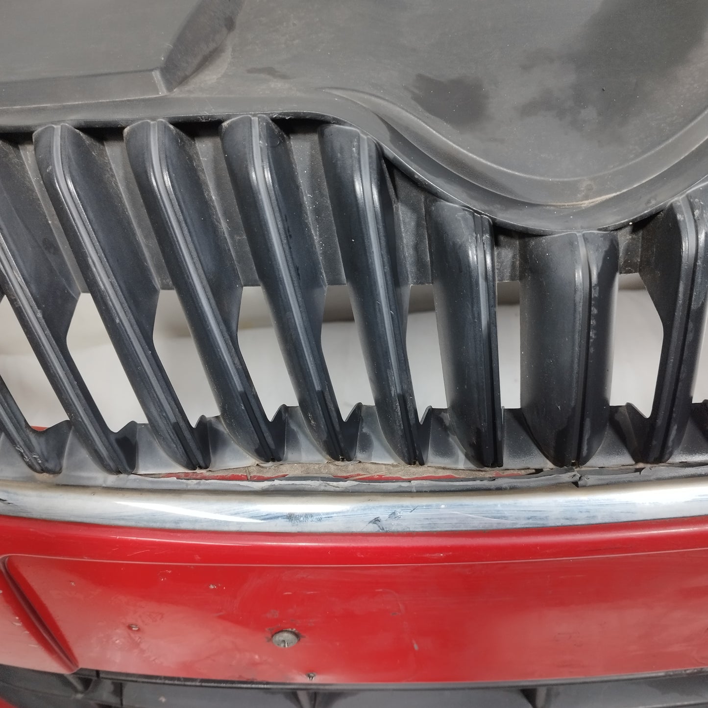 Paraurti anteriore rosso Skoda Fabia 2008 ecoAC15033