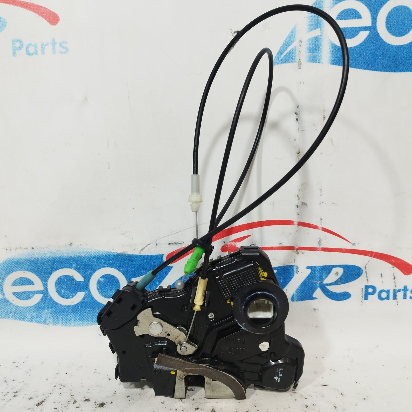 Front right lock Toyota Verso 2009 4 pin code: A046693 ecoAC9882