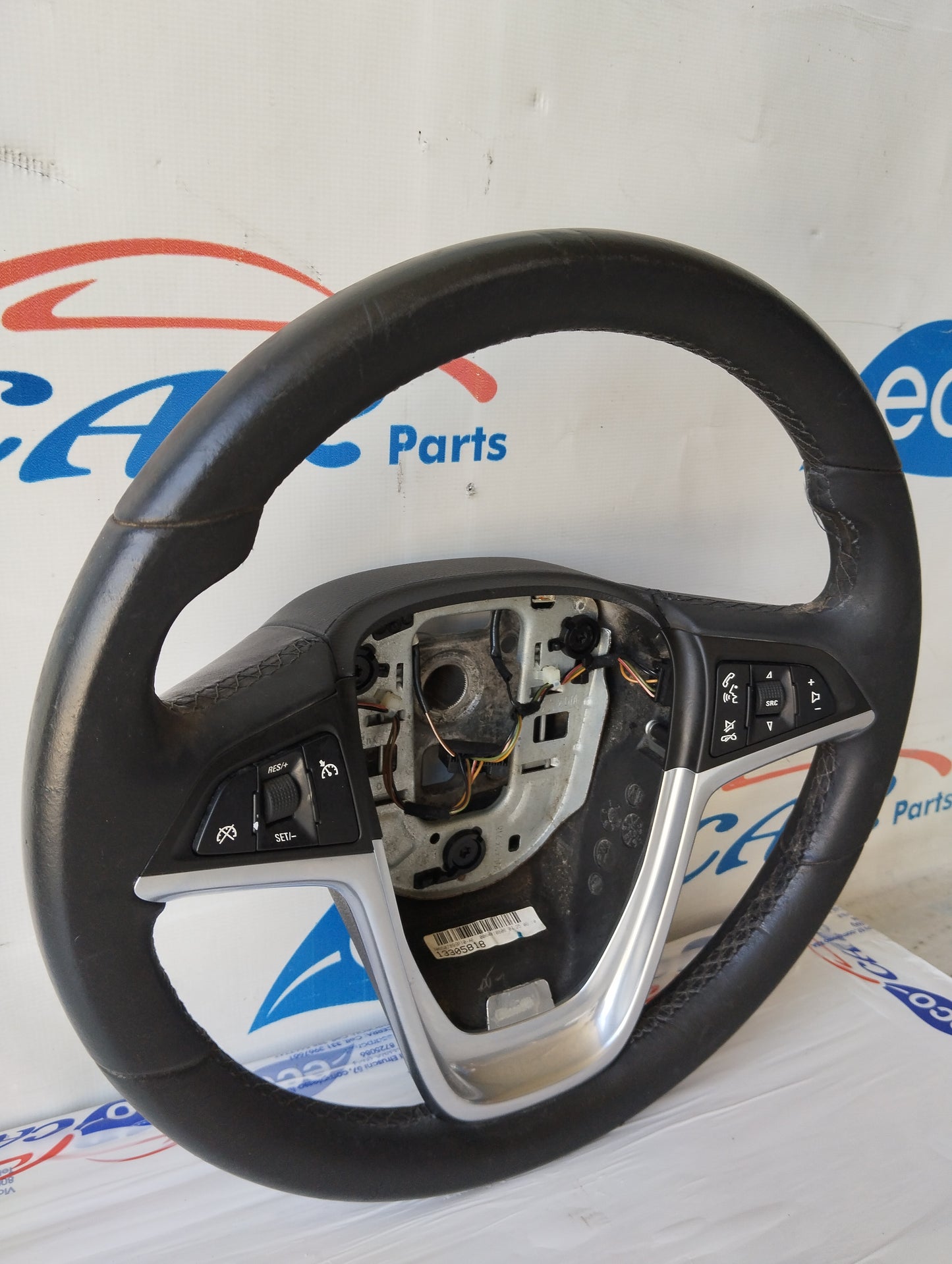 Steering wheel with controls Opel insigna 2010 various small signs of wear ecoAG5509