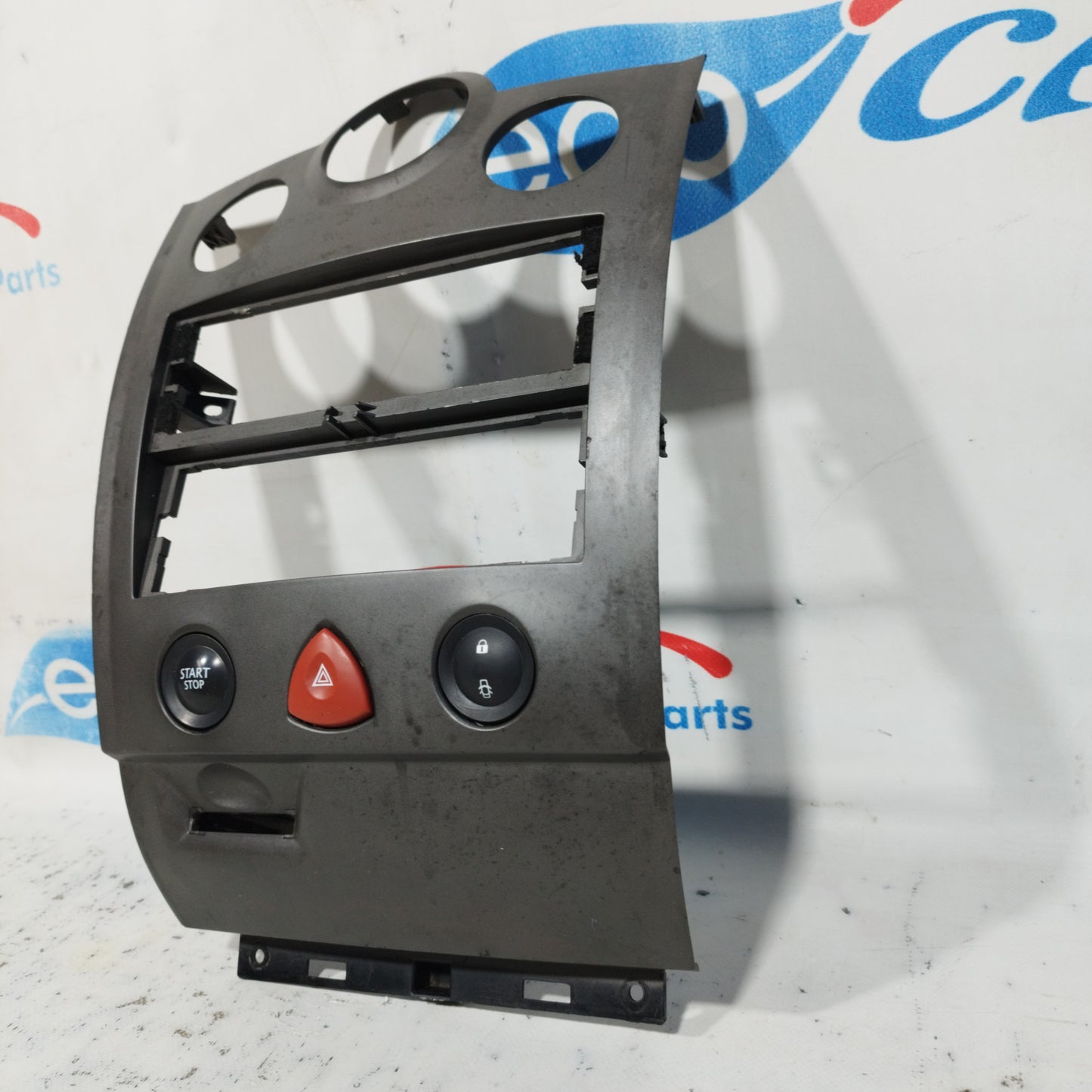 Grey central frame Renault Megane 2006 ecoAC9736