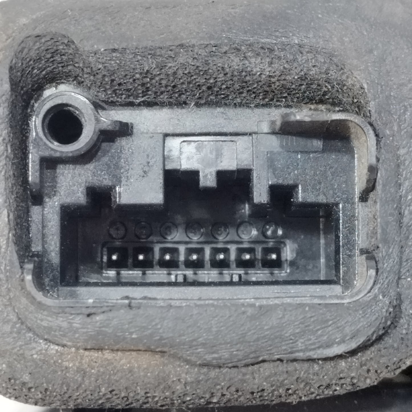 Serratura anteriore sx Volkswagen Polo 2011 Cod: 15b-5k1837015b ecoAC12647