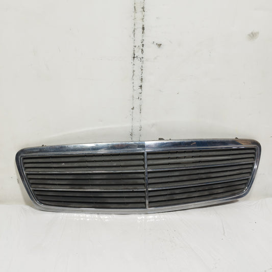 Mascherina centrale anteriore Mercedes Classe C W203 2000-2004 cod: A2038800483 ecoAC15624
